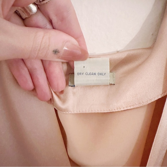 Anthropologie Odille Silk Satin Short Sleeve Blouse Bow Tie Top Baby Blush Pink - Picture 4 of 6